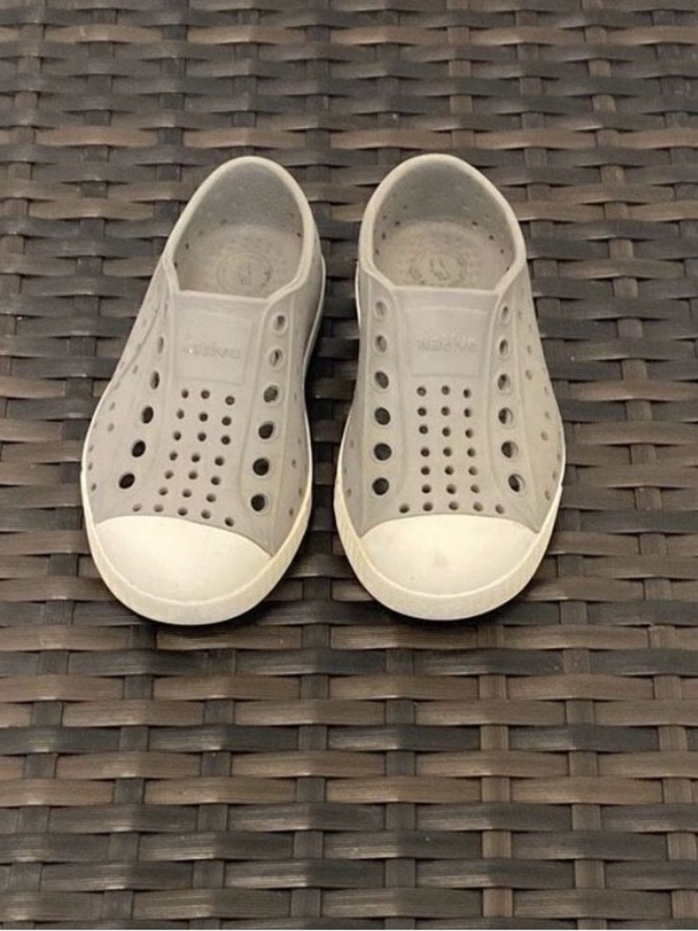 Native Jeffersons kid shoes children’s size 7